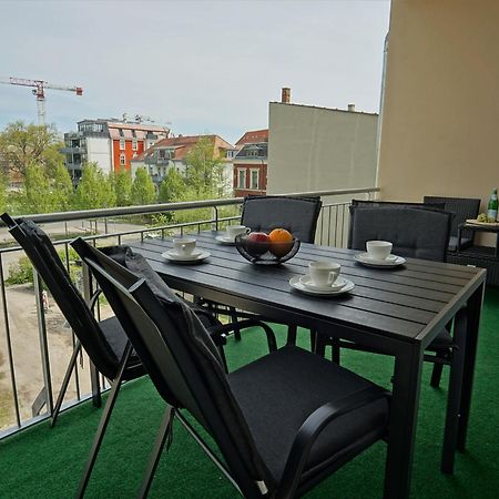 Apartamento "Hogulu" Brandenburg, Balkon, Neustadt, Kueche, Wassernaehe - Parkplatz Inklusive Brandenburg  Habitación foto