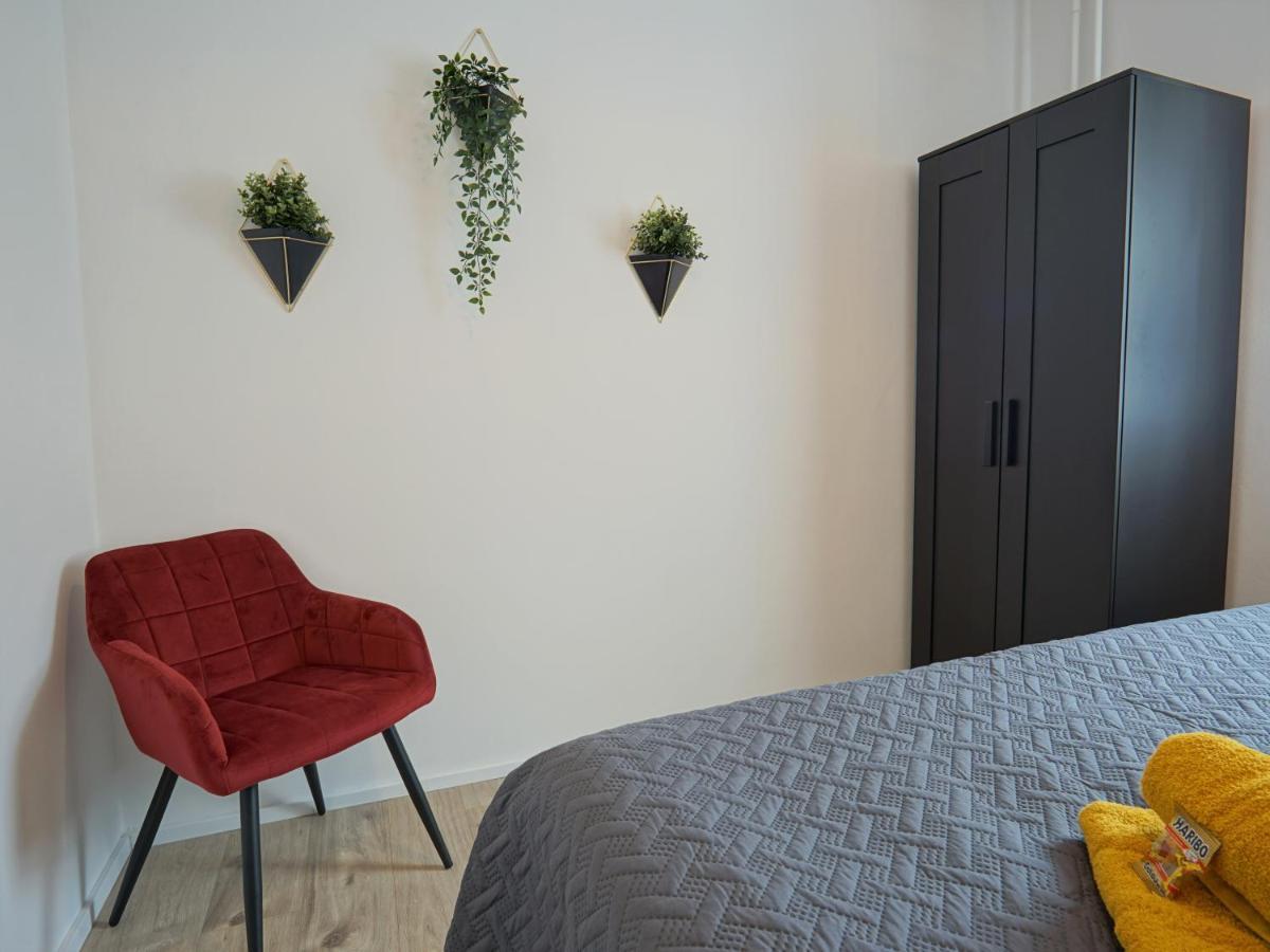 Apartamento "Hogulu" Brandenburg, Balkon, Neustadt, Kueche, Wassernaehe - Parkplatz Inklusive Brandenburg  Exterior foto