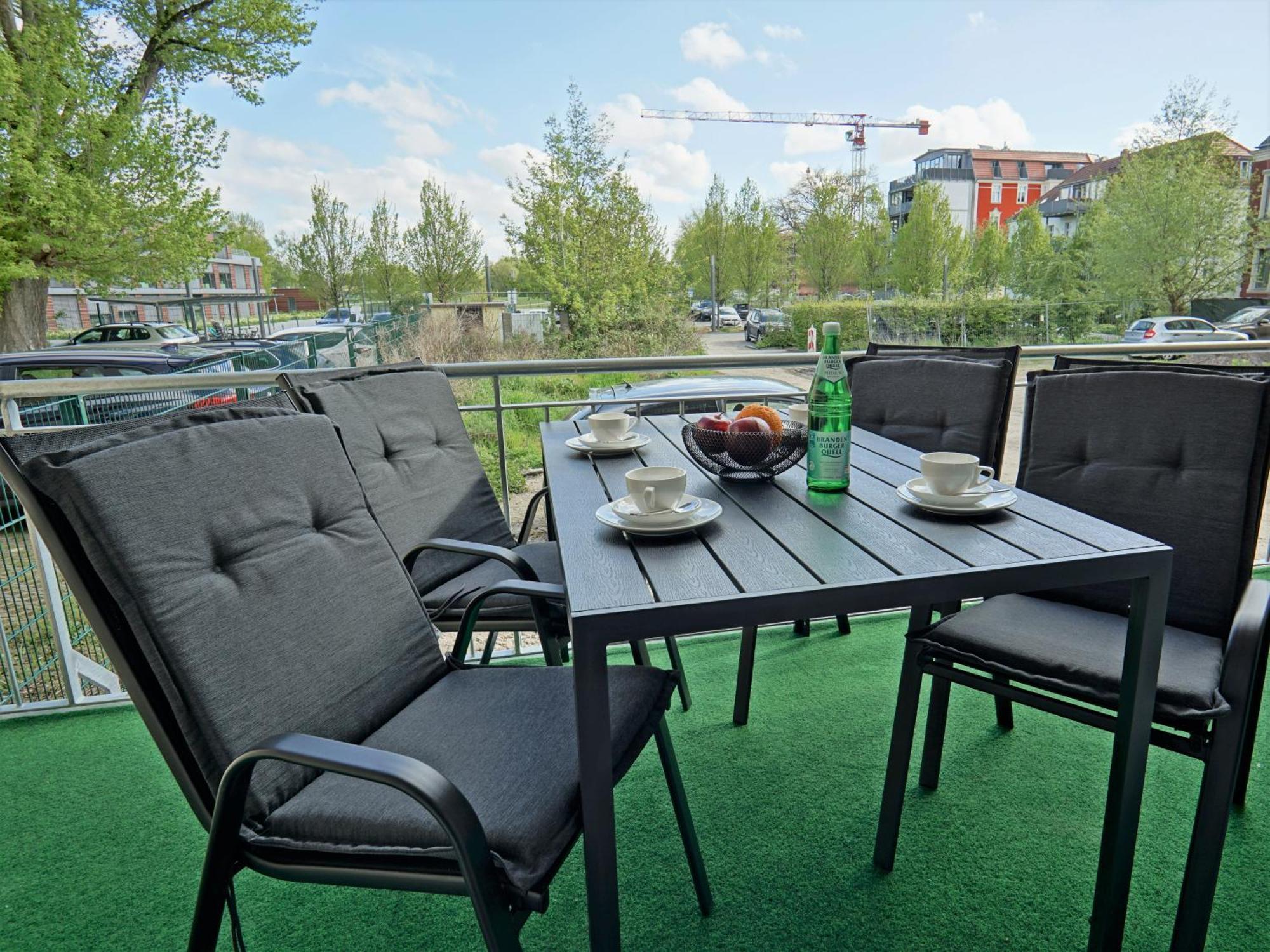 Apartamento "Hogulu" Brandenburg, Balkon, Neustadt, Kueche, Wassernaehe - Parkplatz Inklusive Brandenburg  Habitación foto